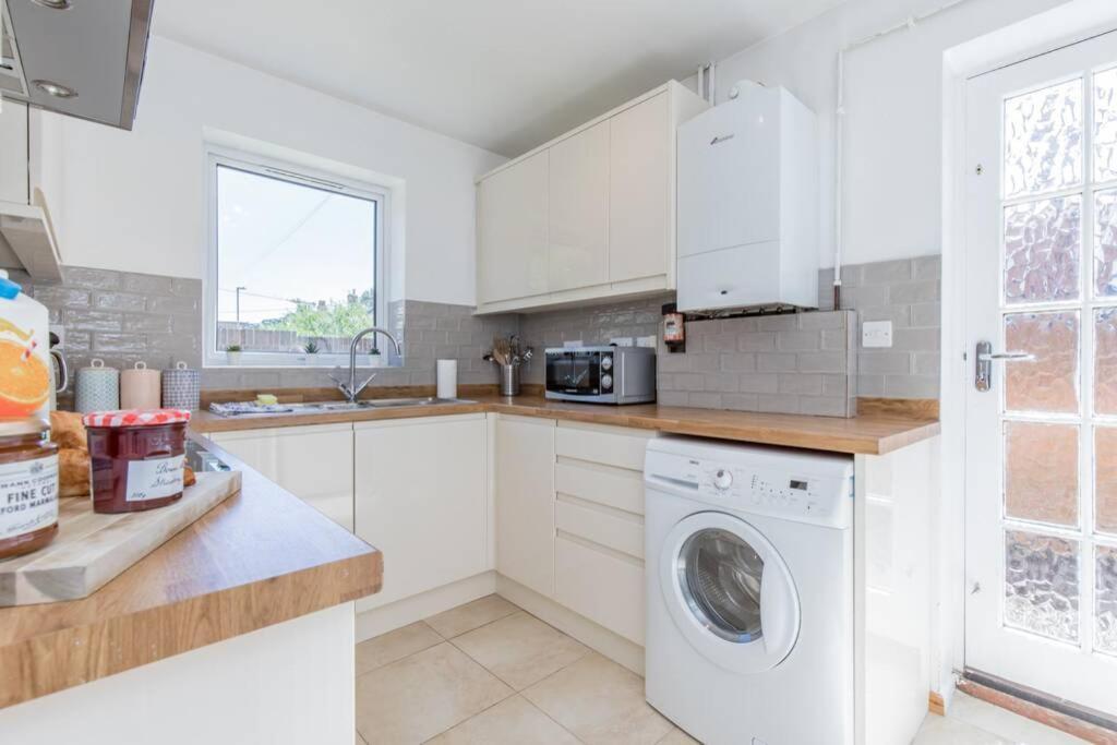 Stylish Townhouse In The Heart Of Summertown Oxford Exterior photo